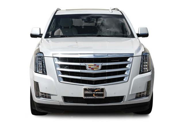 Cadillac Escalade Vehicle Full-screen Gallery Image 05