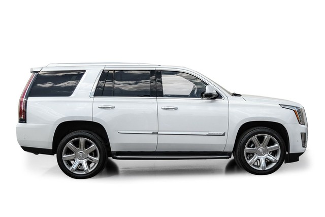 Cadillac Escalade Vehicle Full-screen Gallery Image 07