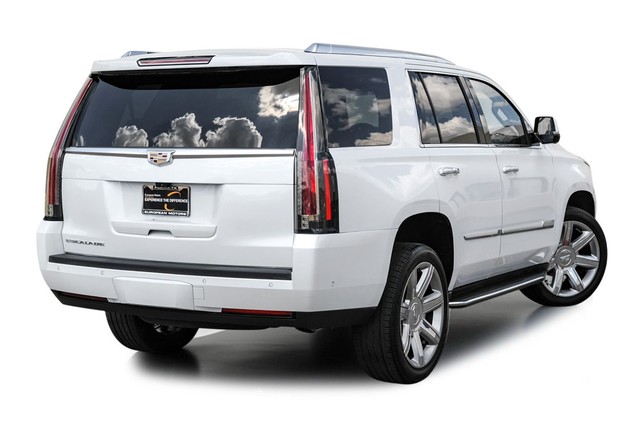 Cadillac Escalade Vehicle Full-screen Gallery Image 08