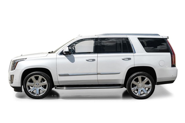 Cadillac Escalade Vehicle Full-screen Gallery Image 11