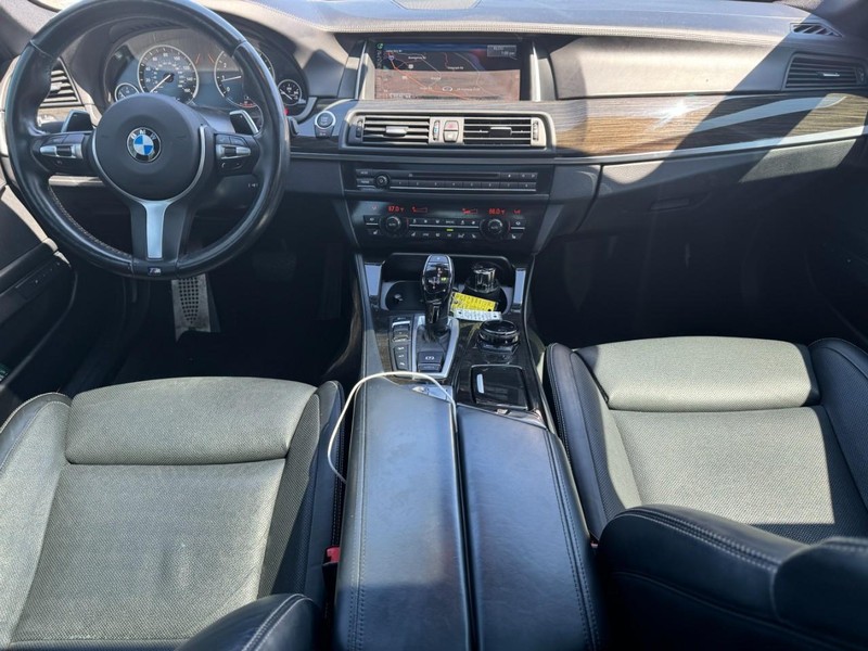 BMW 5 Series Vehicle Image 11