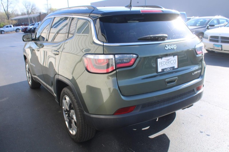 2018 Jeep Compass 2WD Limited photo