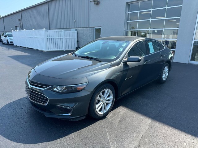 Used 2018 Chevrolet Malibu 1LT with VIN 1G1ZD5ST4JF130564 for sale in Wood River, IL