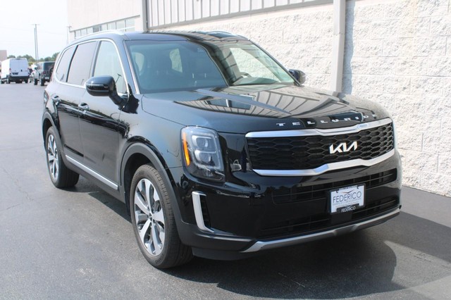 Used 2022 Kia Telluride EX with VIN 5XYP34HC2NG261370 for sale in Wood River, IL