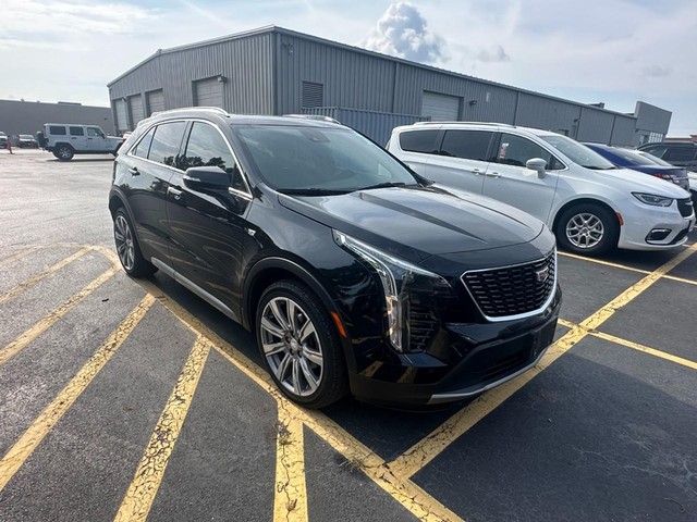 Used 2021 Cadillac XT4 Premium Luxury with VIN 1GYFZCR47MF011033 for sale in Wood River, IL