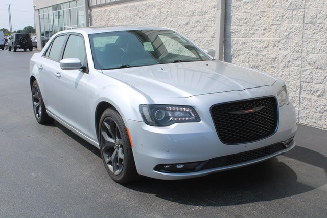 Used 2022 Chrysler 300 S with VIN 2C3CCABGXNH150726 for sale in Wood River, IL