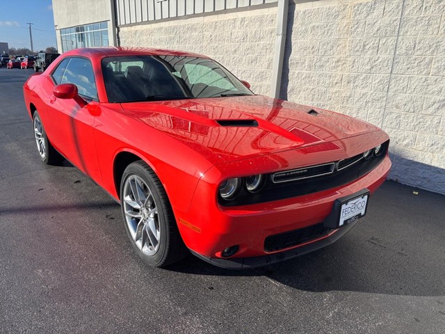 Used 2022 Dodge Challenger SXT with VIN 2C3CDZGG6NH227404 for sale in Wood River, IL