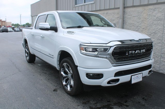 Used 2020 RAM Ram 1500 Pickup Limited with VIN 1C6SRFHT6LN189834 for sale in Wood River, IL
