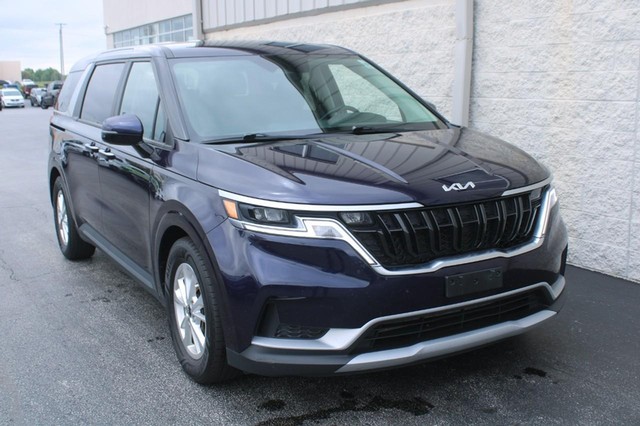 Used 2022 Kia Carnival LX Seat Pkg with VIN KNDNB4H32N6096045 for sale in Wood River, IL