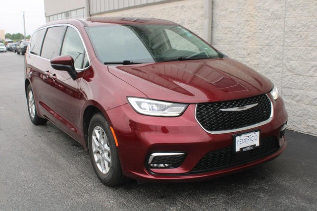 Used 2023 Chrysler Pacifica Touring L with VIN 2C4RC1BG2PR521266 for sale in Wood River, IL
