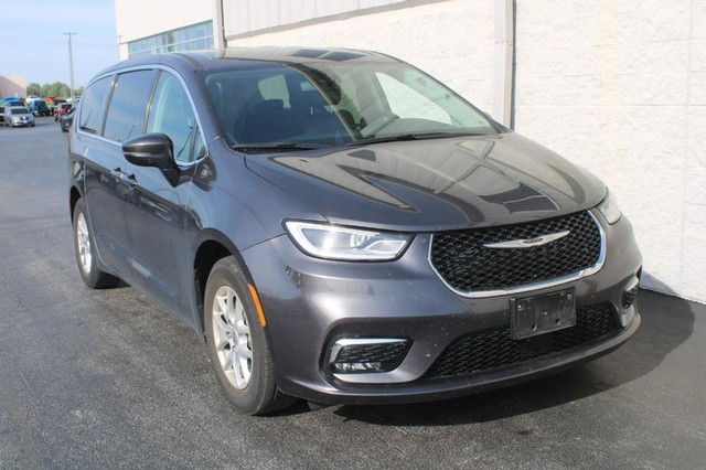 Used 2023 Chrysler Pacifica Touring L with VIN 2C4RC1BG4PR550428 for sale in Wood River, IL