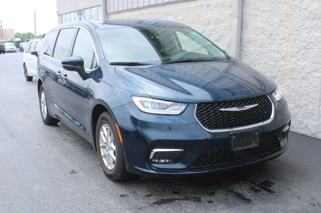 Used 2023 Chrysler Pacifica Touring L with VIN 2C4RC1BGXPR627741 for sale in Wood River, IL
