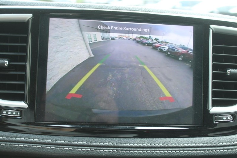 Chrysler Pacifica Vehicle Full-screen Gallery Image 20