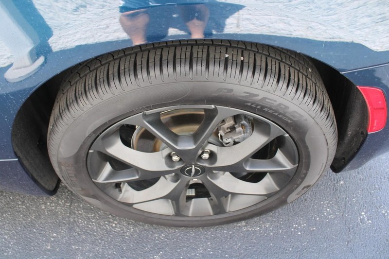 Chrysler Pacifica Vehicle Full-screen Gallery Image 07