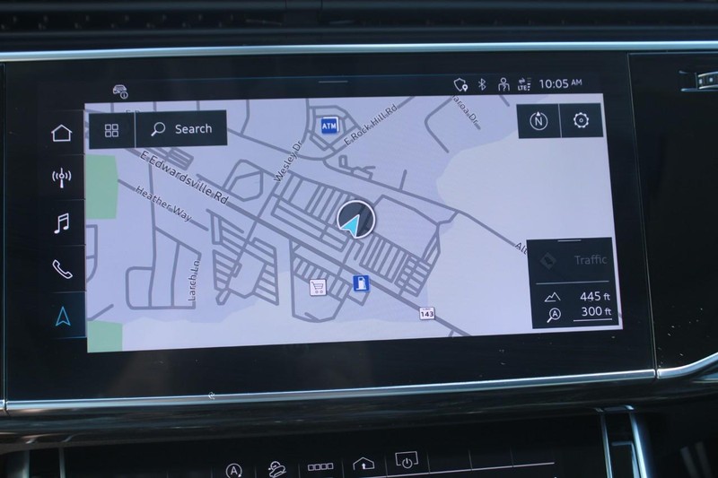 Audi Q7 Vehicle Full-screen Gallery Image 20