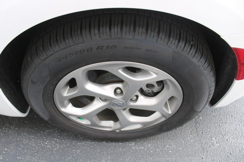 Chrysler Pacifica Vehicle Full-screen Gallery Image 07