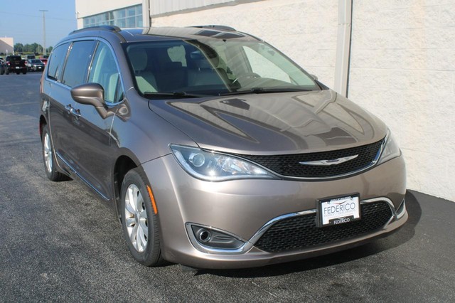 Used 2017 Chrysler Pacifica Touring-L with VIN 2C4RC1BG2HR821763 for sale in Wood River, IL