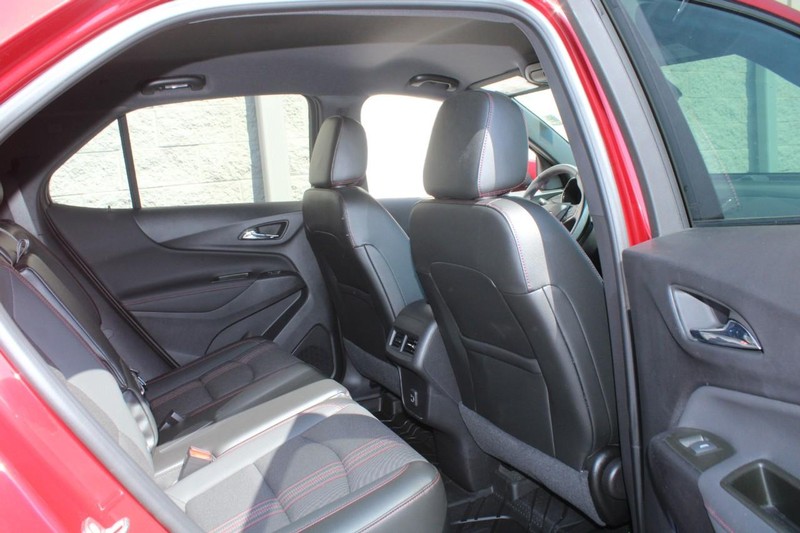 Chevrolet Equinox Vehicle Full-screen Gallery Image 09