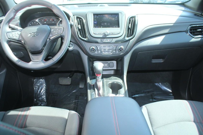 Chevrolet Equinox Vehicle Full-screen Gallery Image 10