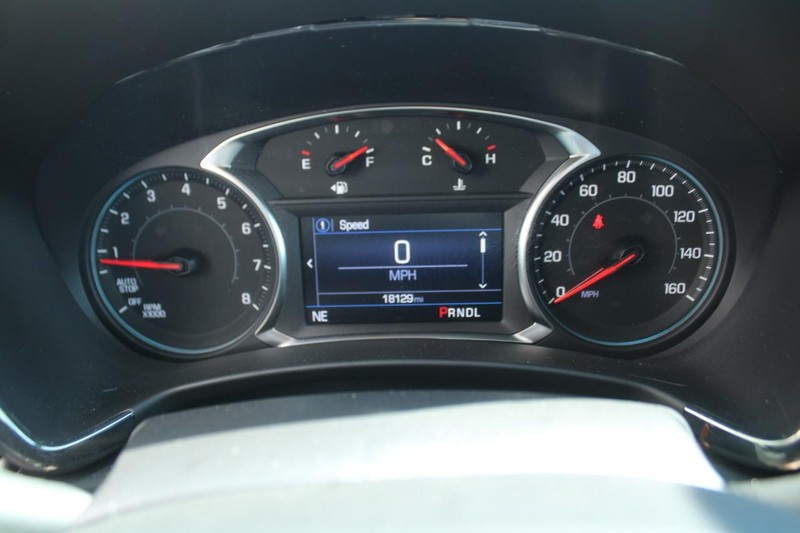 Chevrolet Equinox Vehicle Full-screen Gallery Image 17