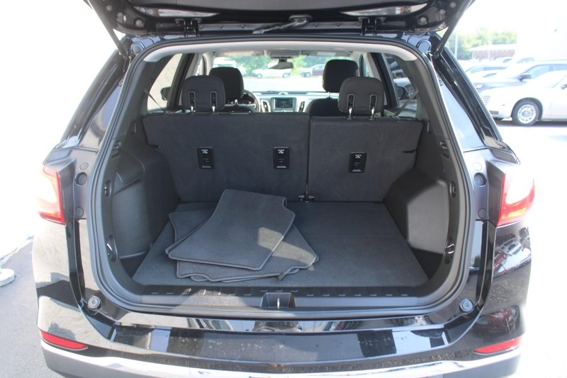 Chevrolet Equinox Vehicle Full-screen Gallery Image 06