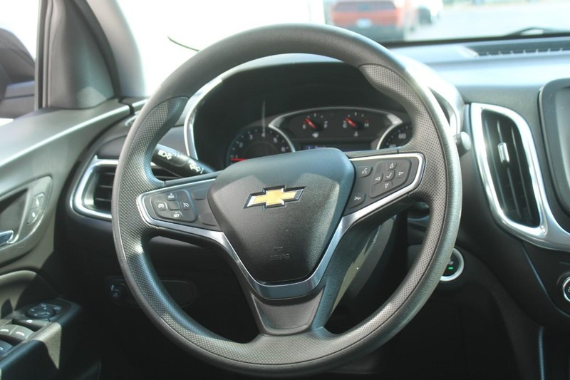 Chevrolet Equinox Vehicle Full-screen Gallery Image 11