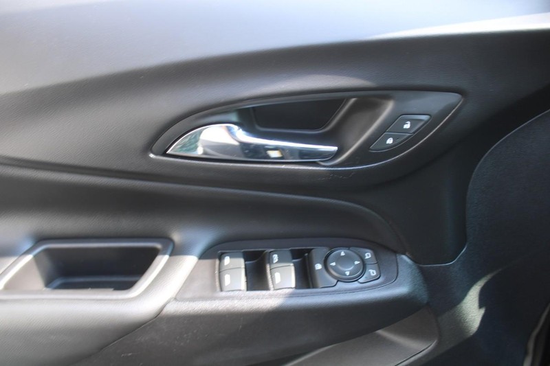 Chevrolet Equinox Vehicle Full-screen Gallery Image 14