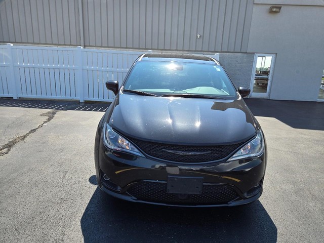 Used 2020 Chrysler Pacifica Touring with VIN 2C4RC1FG0LR237848 for sale in Wood River, IL