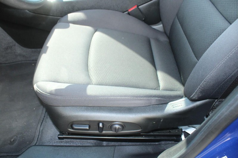 Chevrolet Malibu Vehicle Full-screen Gallery Image 15