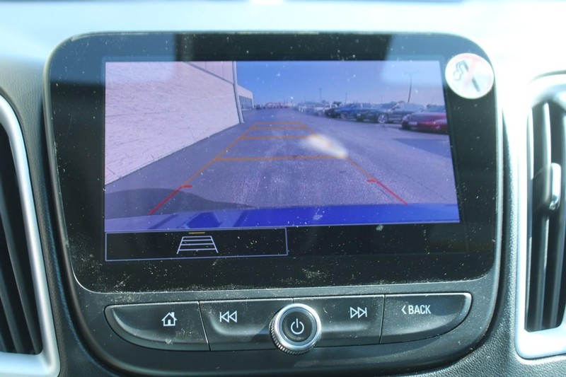 Chevrolet Malibu Vehicle Full-screen Gallery Image 19