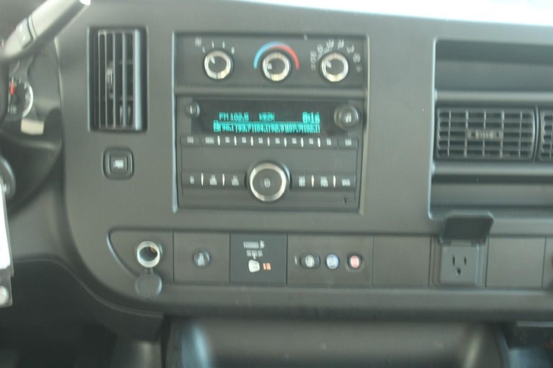 Chevrolet Express Passenger Vehicle Full-screen Gallery Image 12