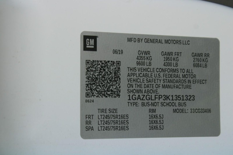 Chevrolet Express Passenger Vehicle Full-screen Gallery Image 16