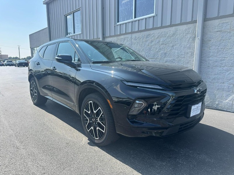 Chevrolet Blazer Vehicle Full-screen Gallery Image 02