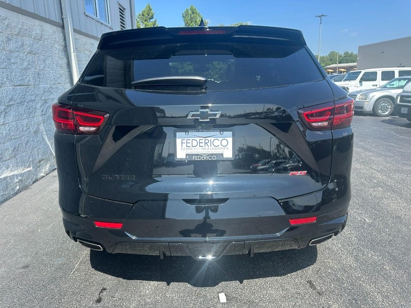 Chevrolet Blazer Vehicle Full-screen Gallery Image 04