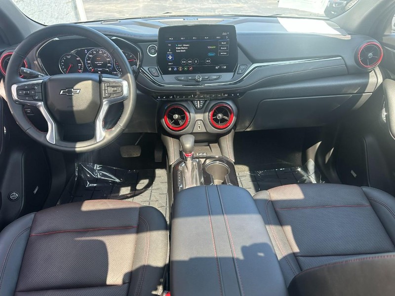 Chevrolet Blazer Vehicle Full-screen Gallery Image 12