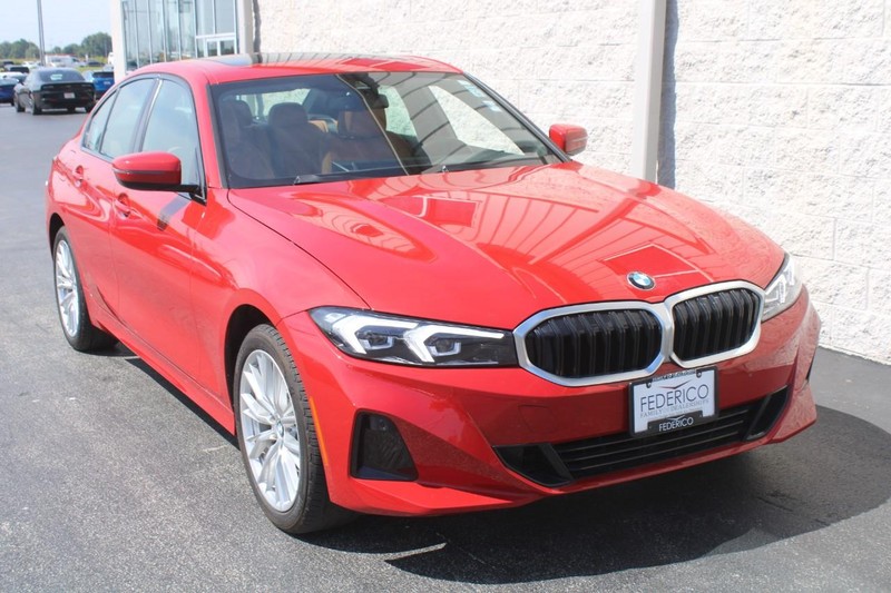 BMW 3 Series Vehicle Full-screen Gallery Image 02