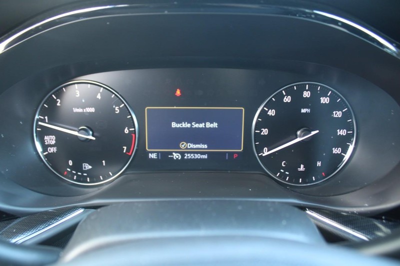 Buick Envision Vehicle Full-screen Gallery Image 17