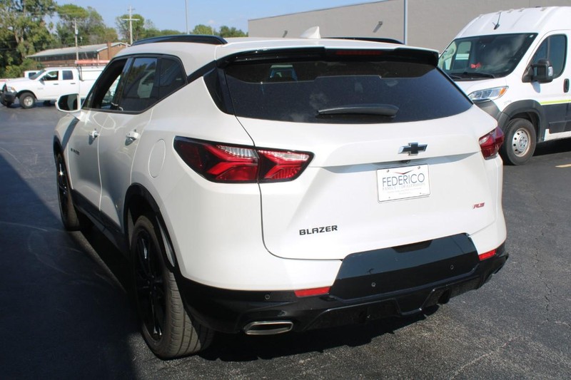 Chevrolet Blazer Vehicle Full-screen Gallery Image 05