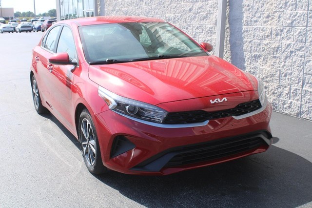 Used 2023 Kia Forte LXS with VIN 3KPF24AD3PE582903 for sale in Wood River, IL