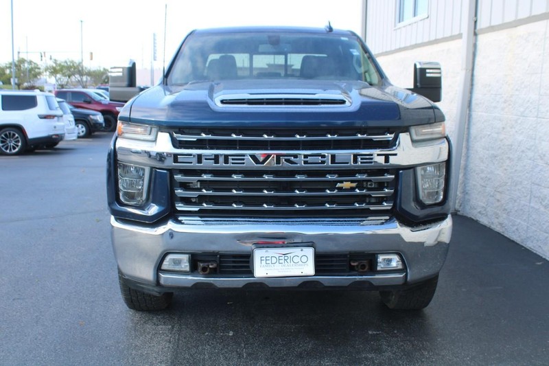 Chevrolet Silverado 2500HD Vehicle Full-screen Gallery Image 08