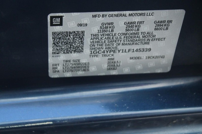 Chevrolet Silverado 2500HD Vehicle Full-screen Gallery Image 16