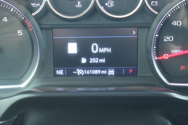 Chevrolet Silverado 2500HD Vehicle Full-screen Gallery Image 18