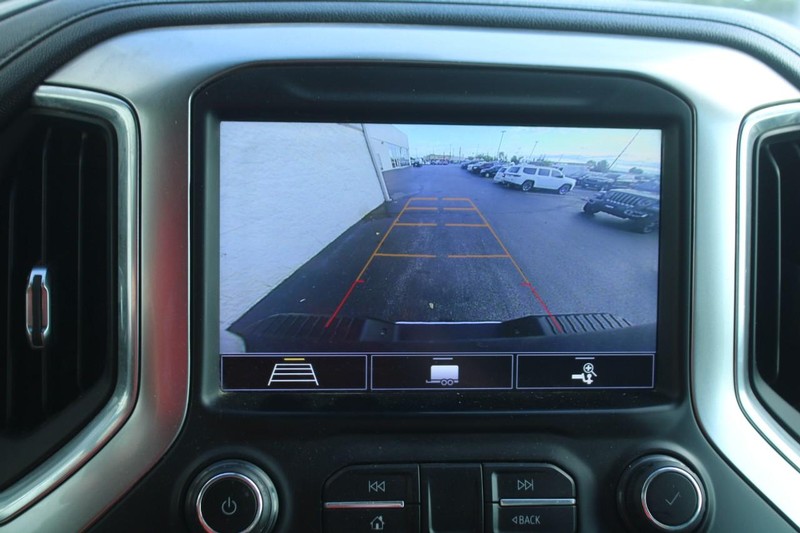 Chevrolet Silverado 2500HD Vehicle Full-screen Gallery Image 20