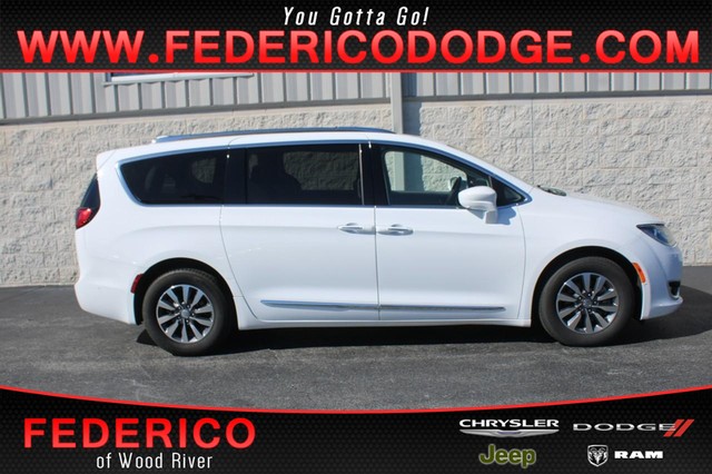 Wood River IL 2020 Chrysler Pacifica more details - chrysler pacifica