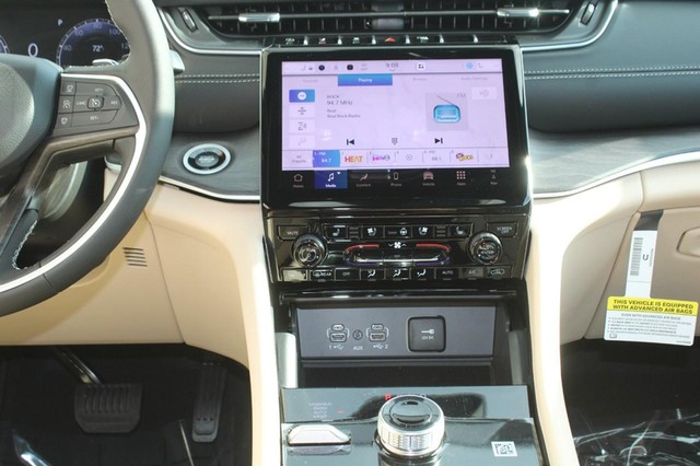 2025 Jeep Grand Cherokee Limited - Photo 11