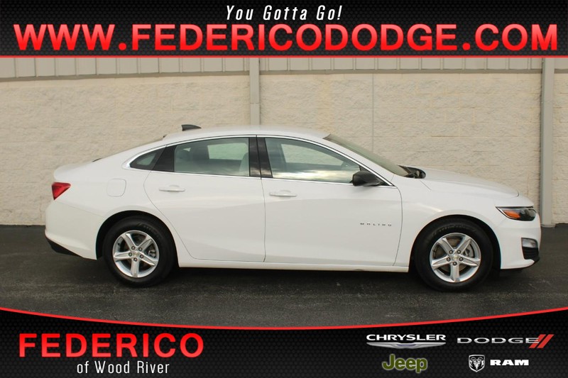 Chevrolet Malibu Vehicle Full-screen Gallery Image 01