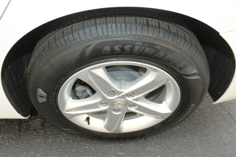 Chevrolet Malibu Vehicle Full-screen Gallery Image 07