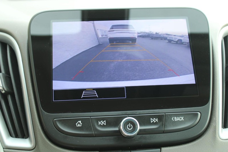 Chevrolet Malibu Vehicle Full-screen Gallery Image 19