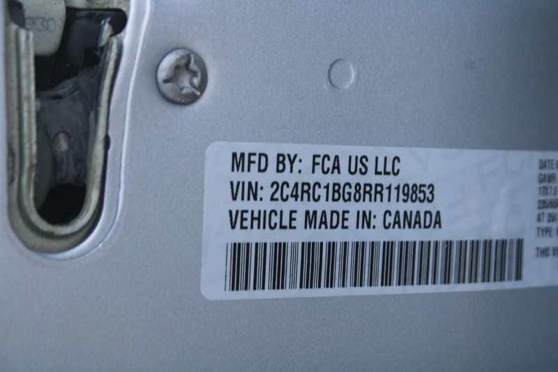 Chrysler Pacifica Vehicle Full-screen Gallery Image 20