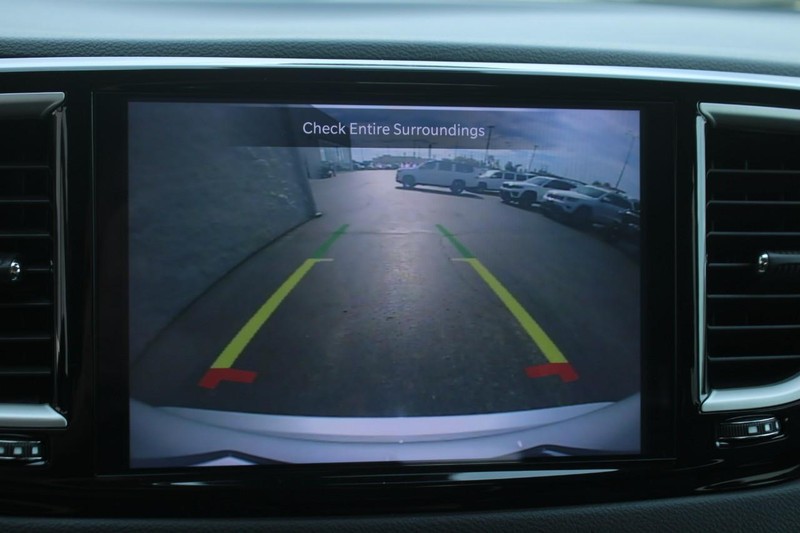 Chrysler Pacifica Vehicle Full-screen Gallery Image 19